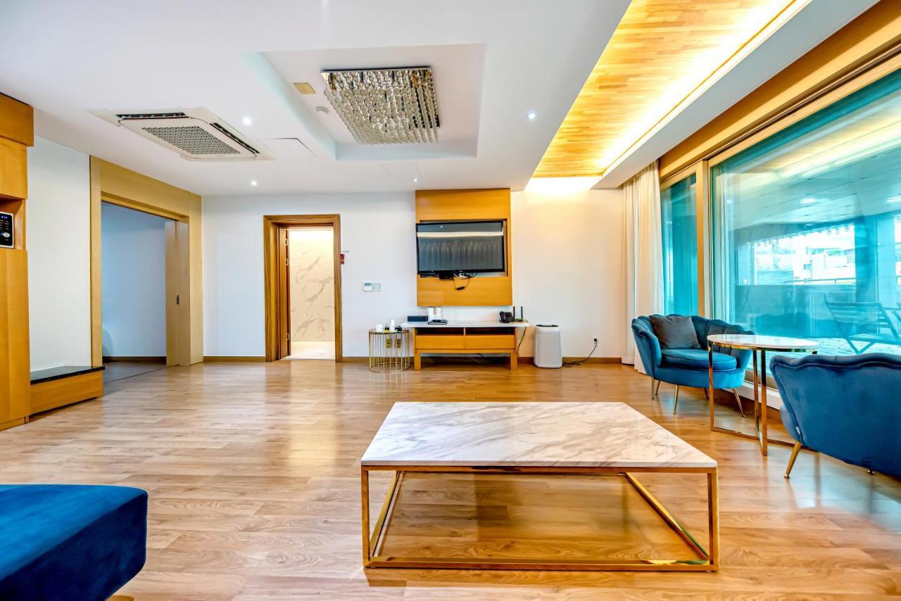 Hs Tourist Hotel Yeosu Buitenkant foto