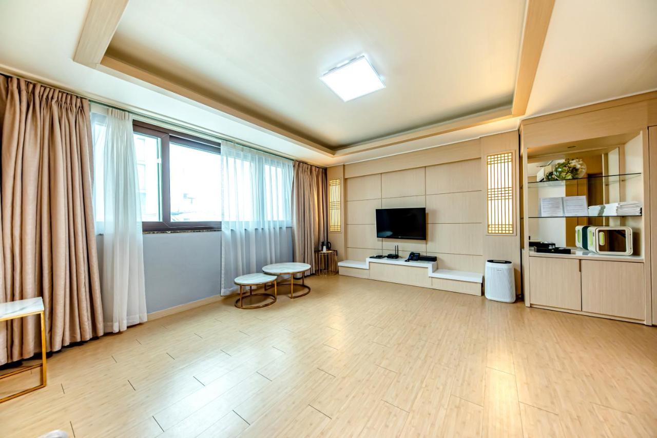 Hs Tourist Hotel Yeosu Buitenkant foto