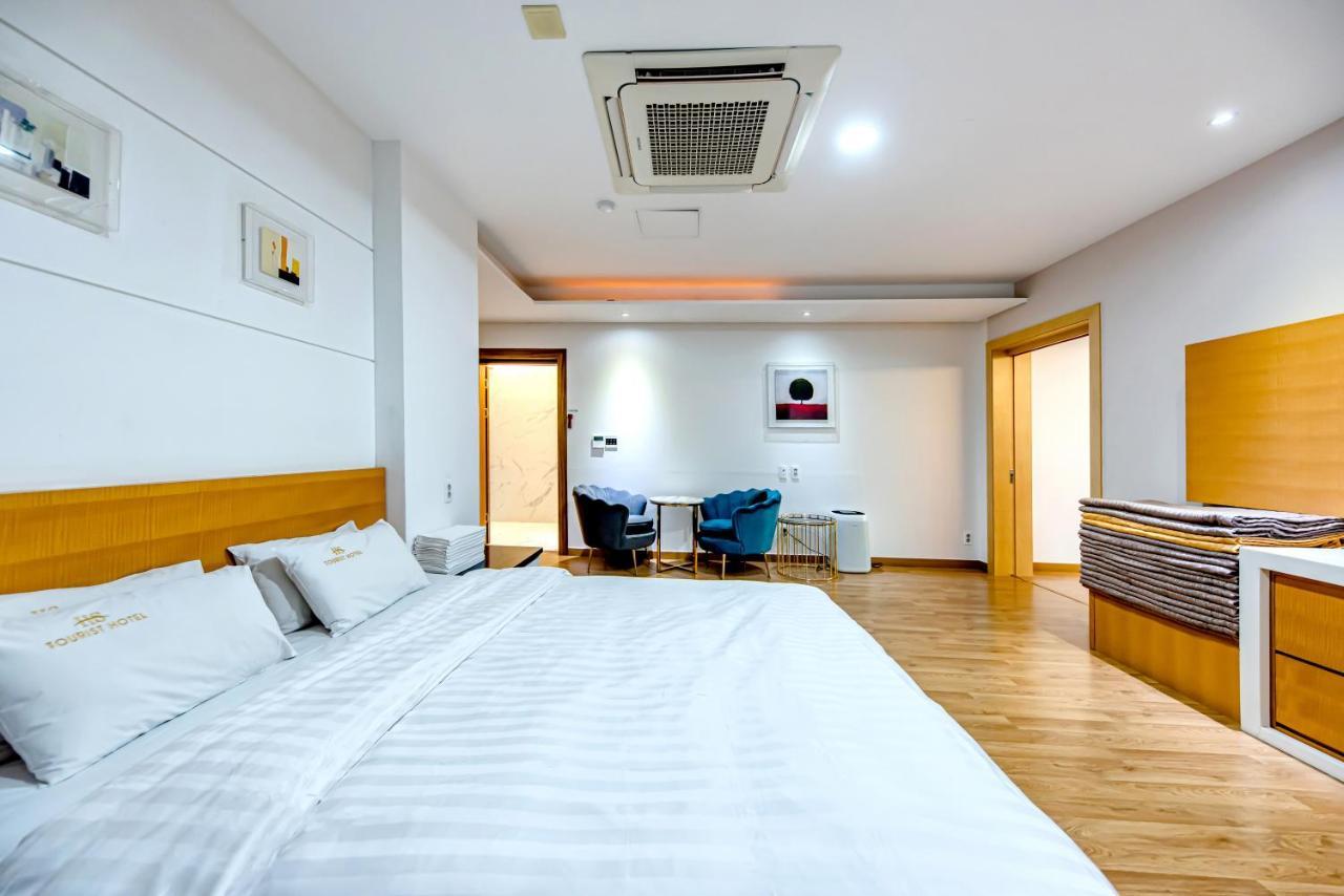 Hs Tourist Hotel Yeosu Buitenkant foto